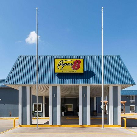 Super 8 By Wyndham Buffalo Exterior photo